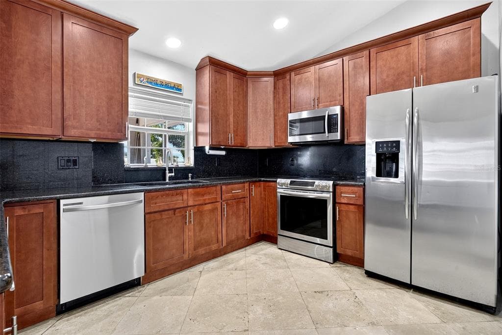 270 E TARPON BOULEVARD NW photo 12