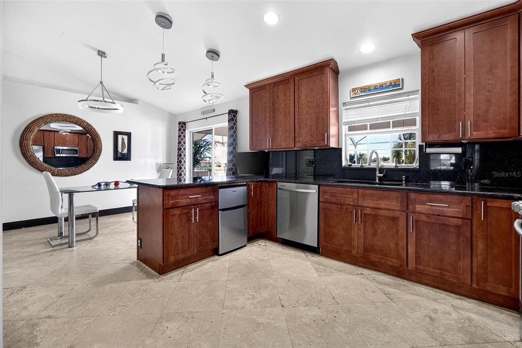270 E TARPON BOULEVARD NW photo 9