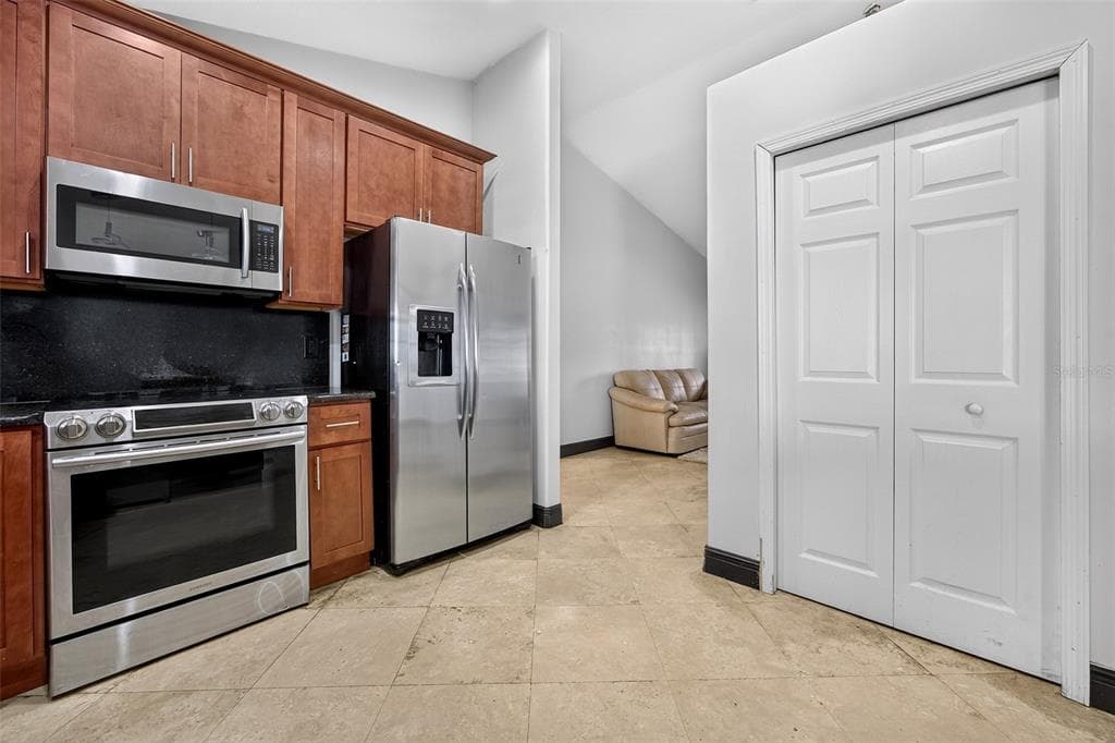 270 E TARPON BOULEVARD NW photo 10