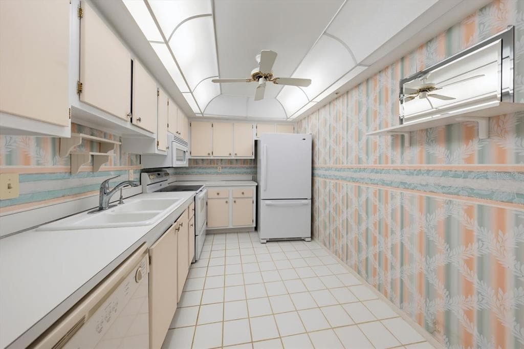 255 DOLPHIN POINT 307 photo 5