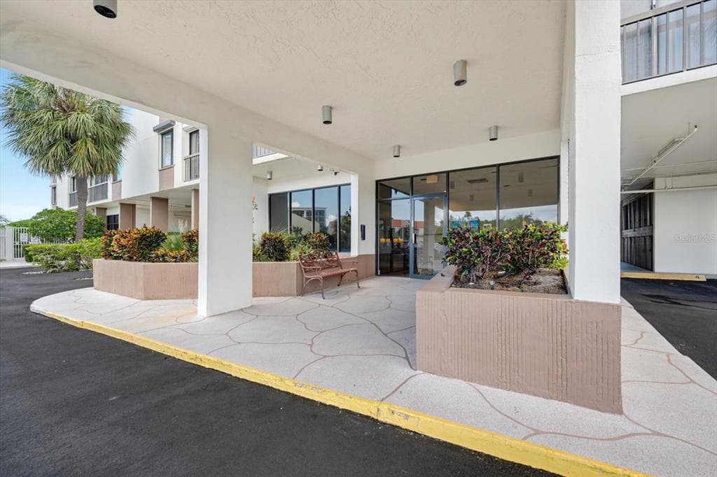 255 DOLPHIN POINT 307 photo 21