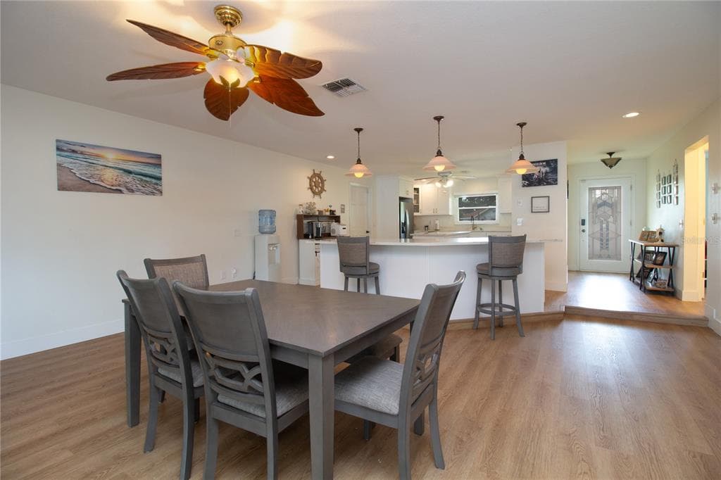 318 CIRCLE DRIVE photo 22