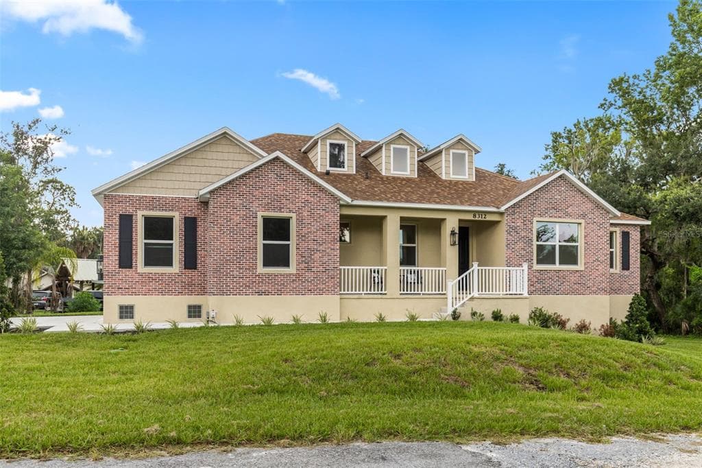 8312 REVELS ROAD photo 1