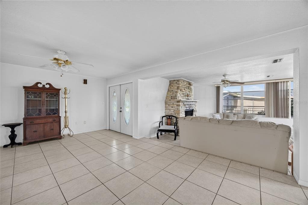 321 WEBER TERRACE photo 6