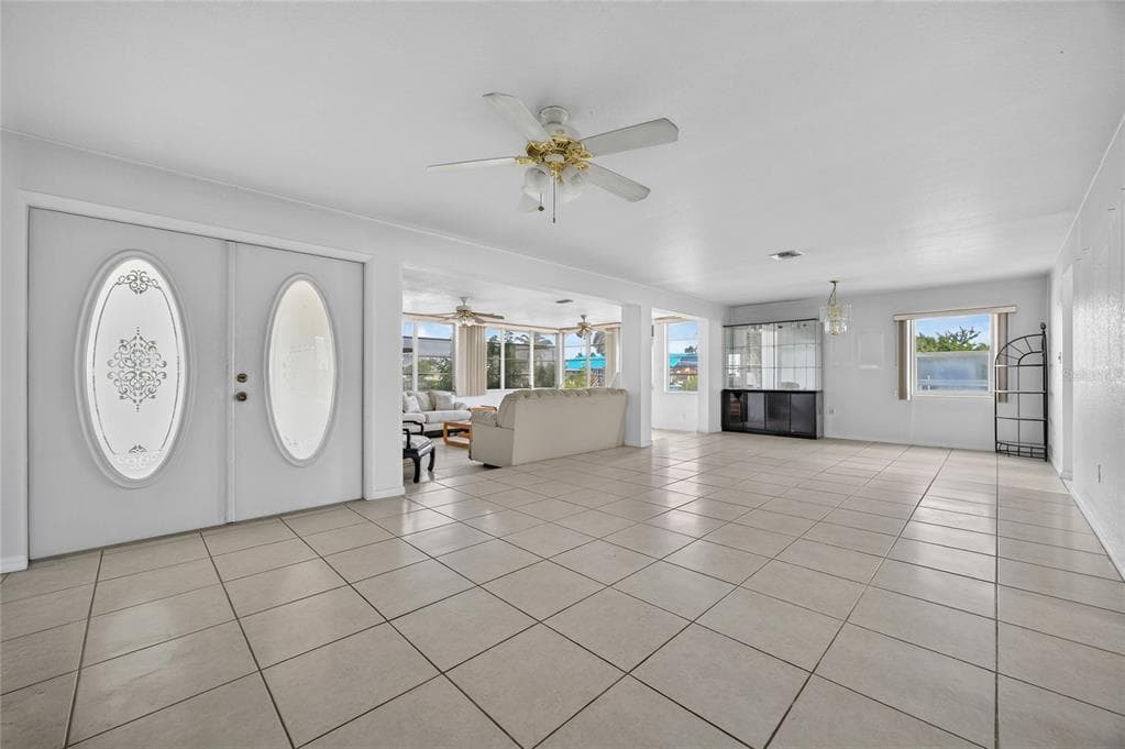 321 WEBER TERRACE photo 5