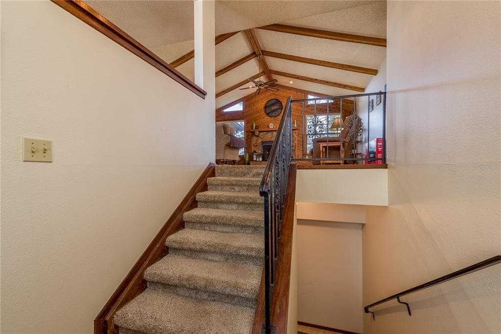 1462 LAKEVIEW DRIVE photo 6