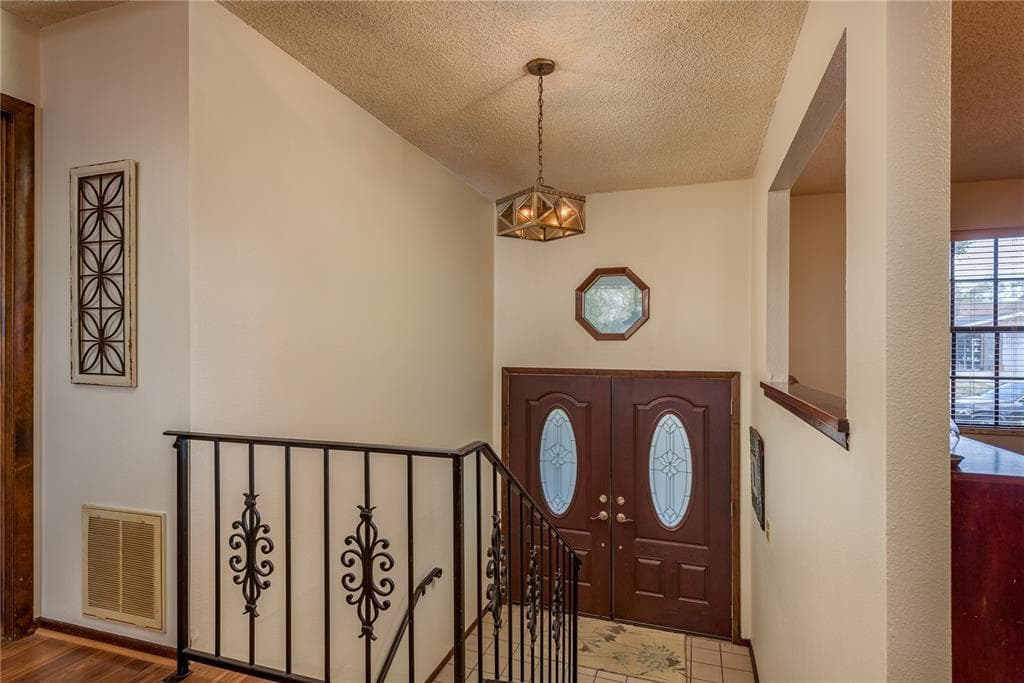 1462 LAKEVIEW DRIVE photo 5