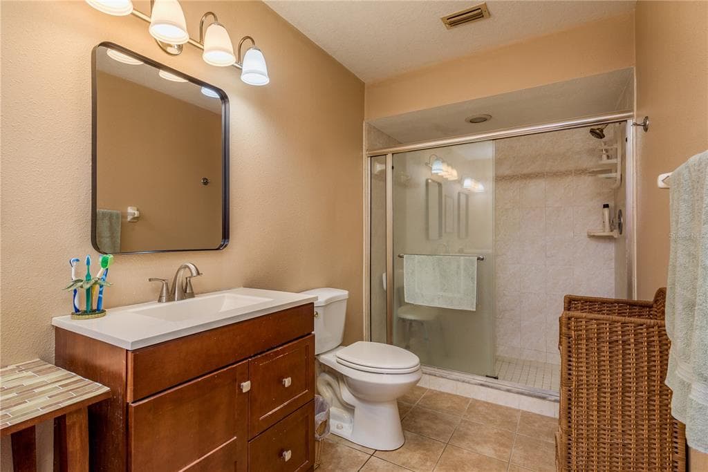 1462 LAKEVIEW DRIVE photo 18