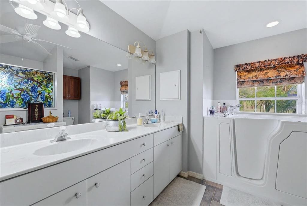 801 ROTONDA CIRCLE photo 23