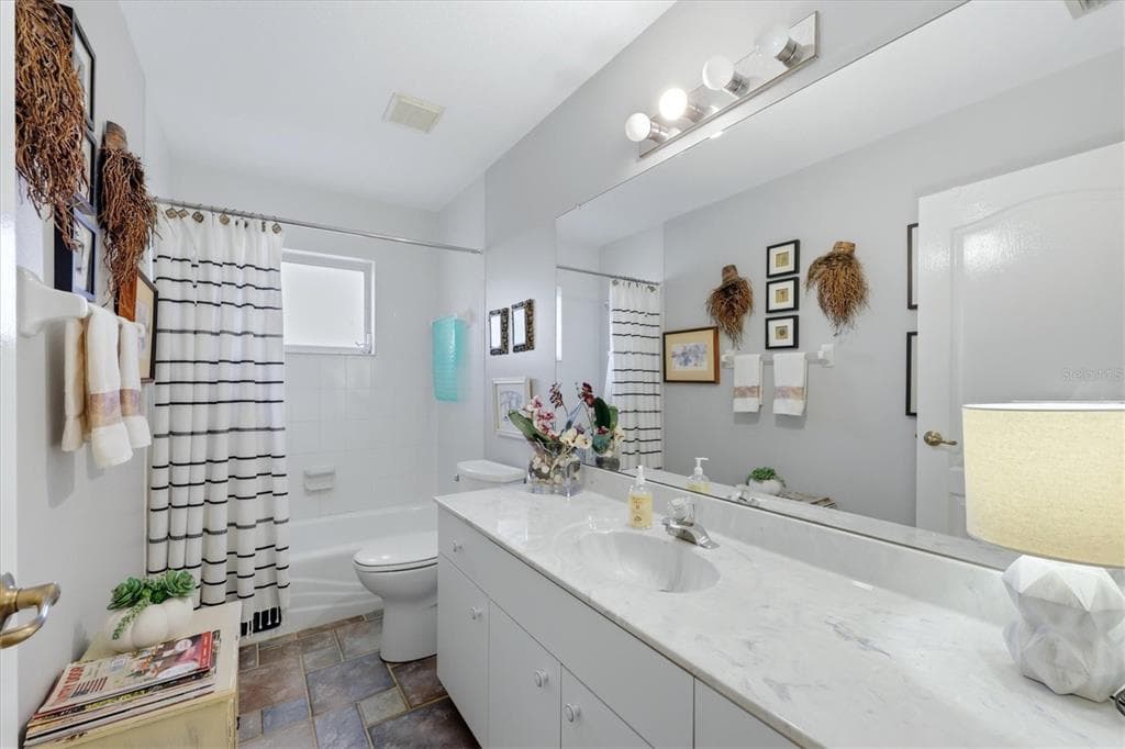 801 ROTONDA CIRCLE photo 25