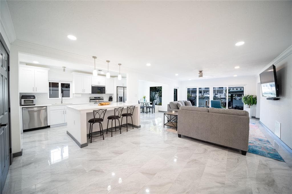 166 BAYSIDE DRIVE photo 3