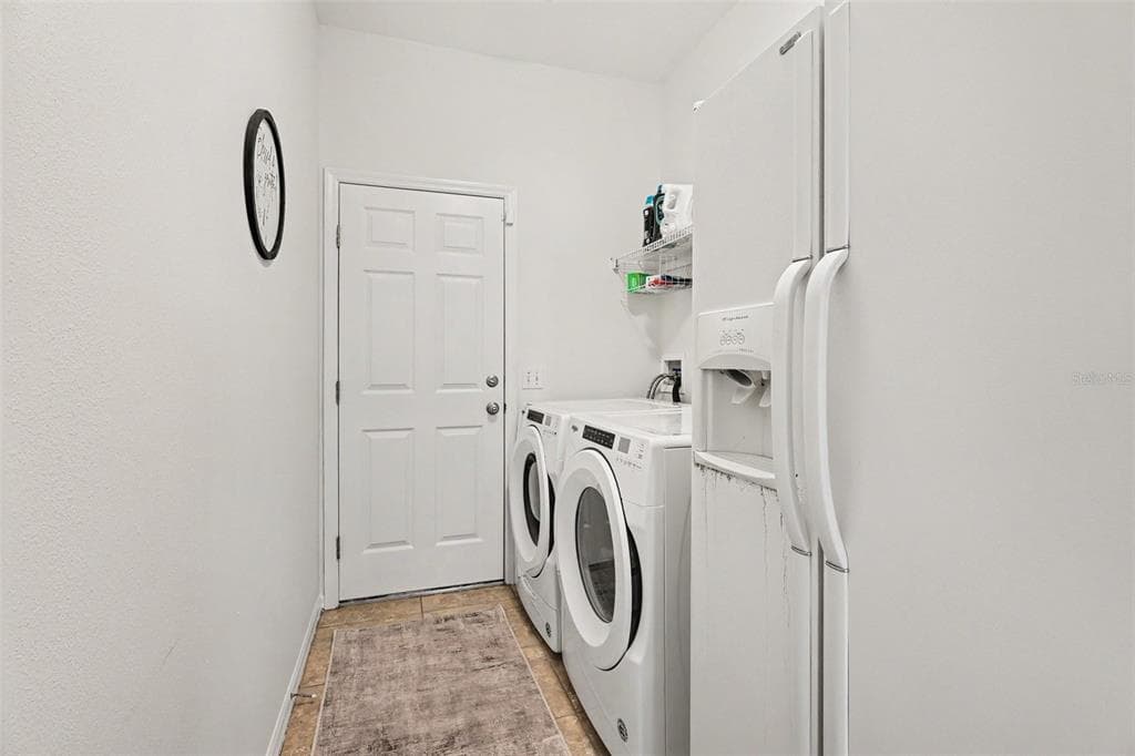 423 STONEHENGE CIRCLE photo 23