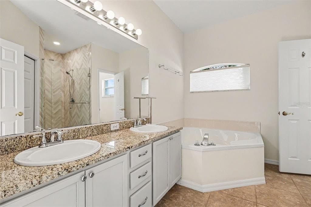 423 STONEHENGE CIRCLE photo 17