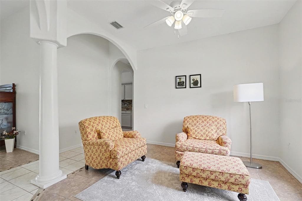 423 STONEHENGE CIRCLE photo 11