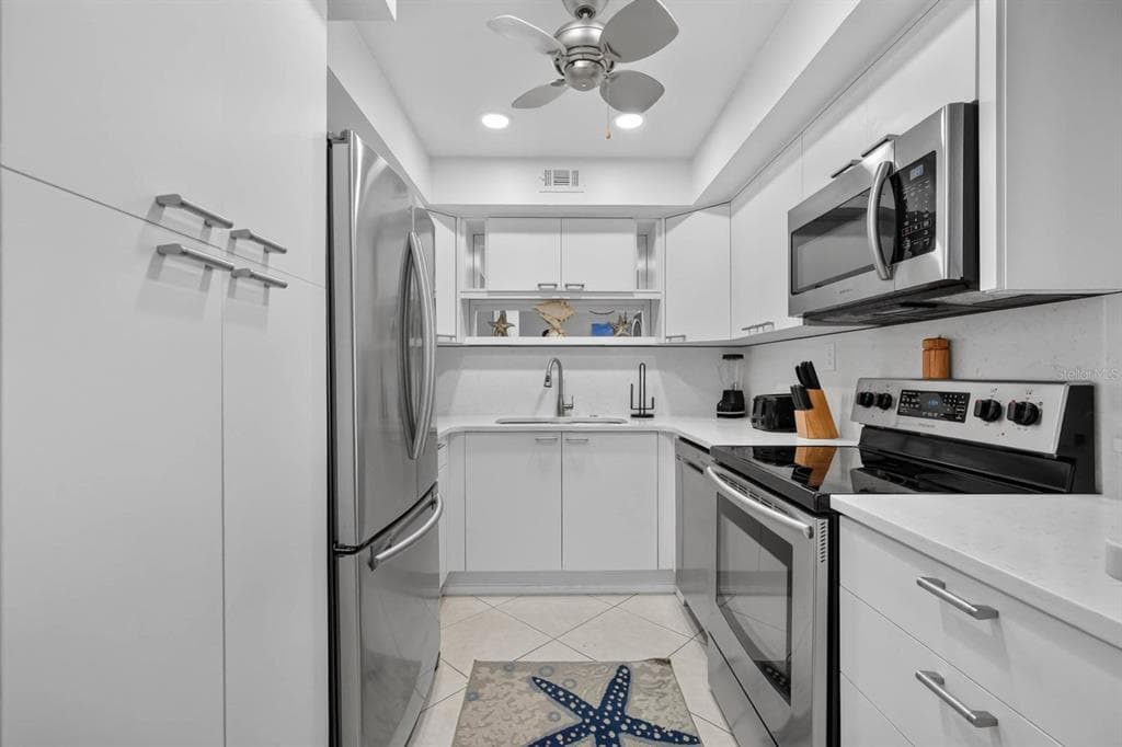 1575 OCEAN SHORE BOULEVARD H050 photo 12