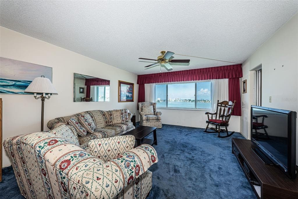 4750 COVE CIRCLE 905 photo 3