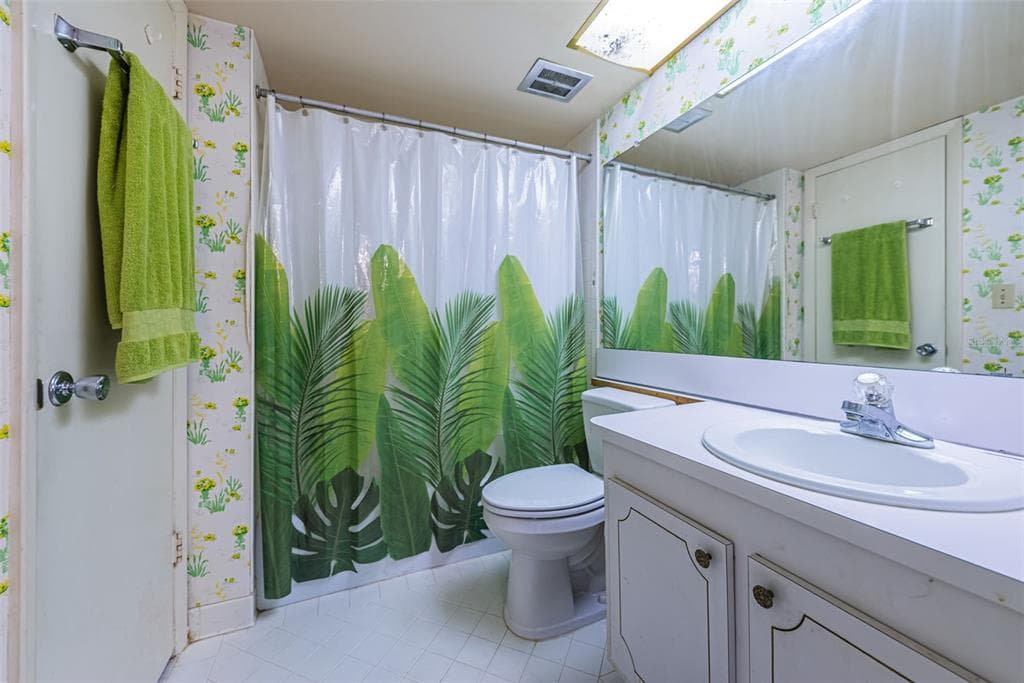 4750 COVE CIRCLE 905 photo 5