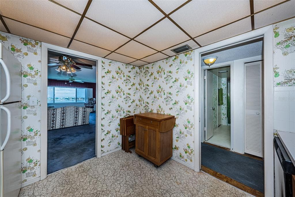 4750 COVE CIRCLE 905 photo 10