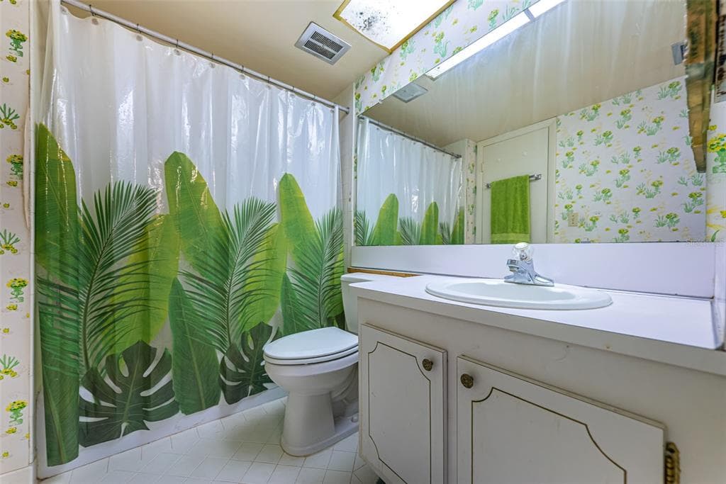 4750 COVE CIRCLE 905 photo 21
