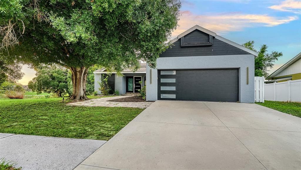 2481 S SCARLET OAK COURT photo 1