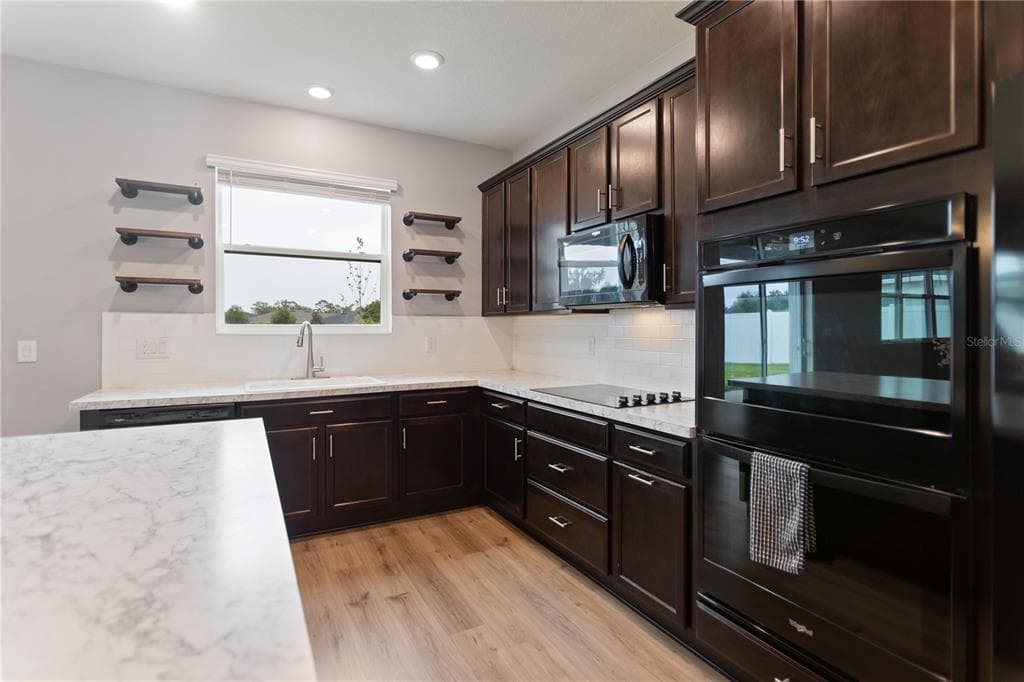 12500 ASTON DRIVE photo 21
