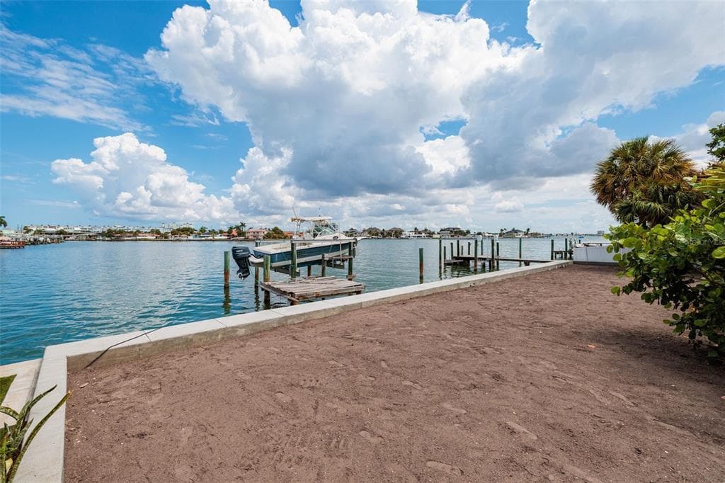 216 PUNTA VISTA DRIVE photo 3