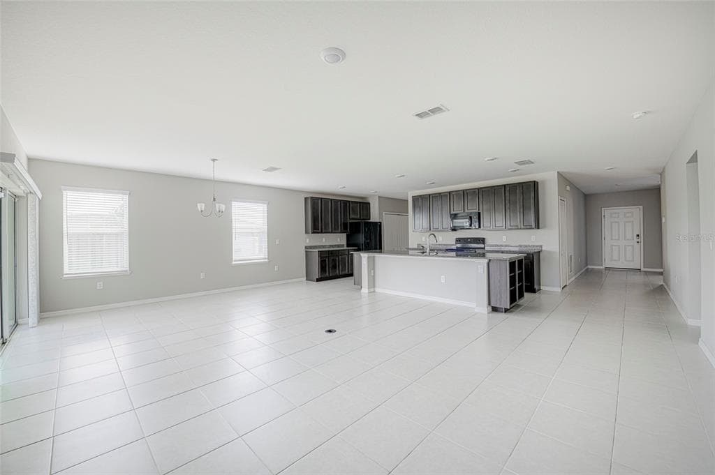 3215 BROOKLYN AVENUE photo 6