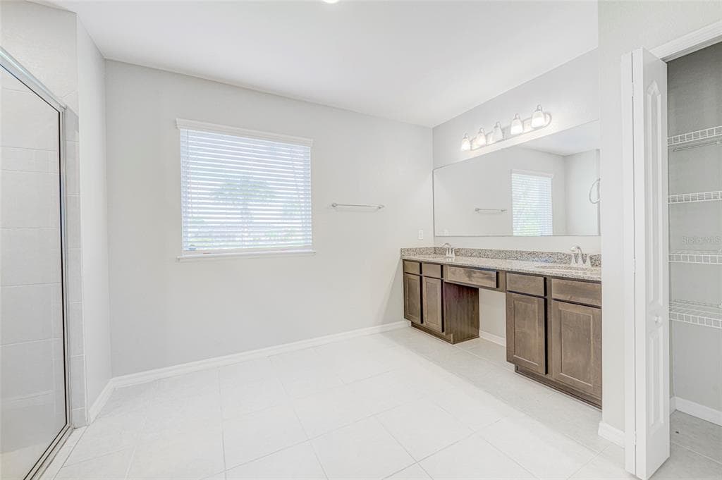 3215 BROOKLYN AVENUE photo 16