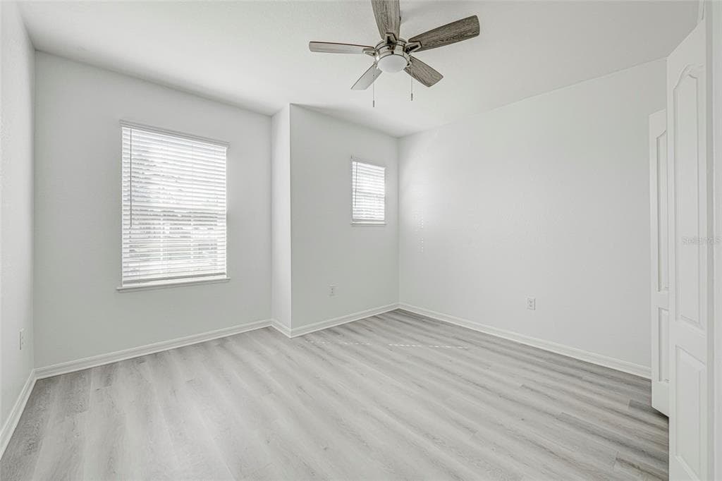 3215 BROOKLYN AVENUE photo 19