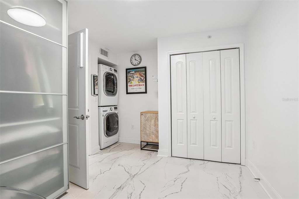 2 ADALIA AVENUE 301 photo 21