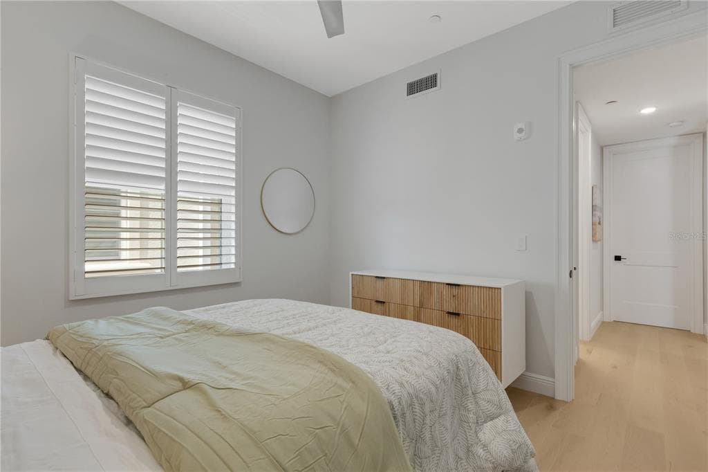 505 TAMIAMI TRAIL N 501 photo 14