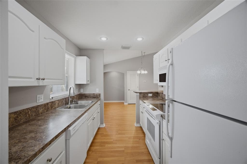 9019 COCHISE LANE 201 photo 8