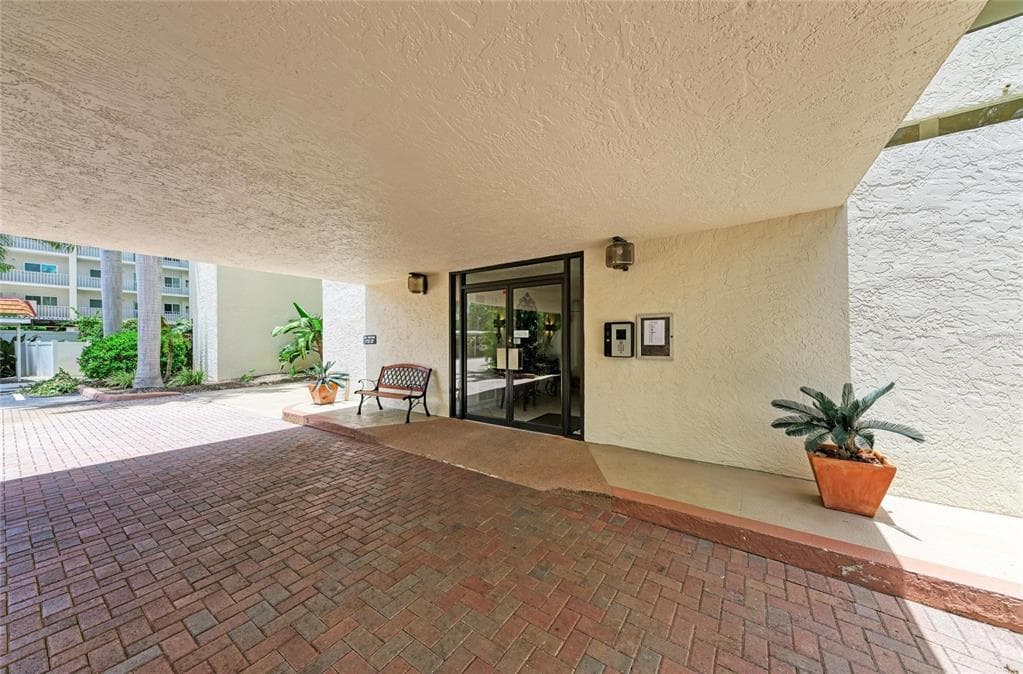 1510 1ST AVENUE W 503 photo 2