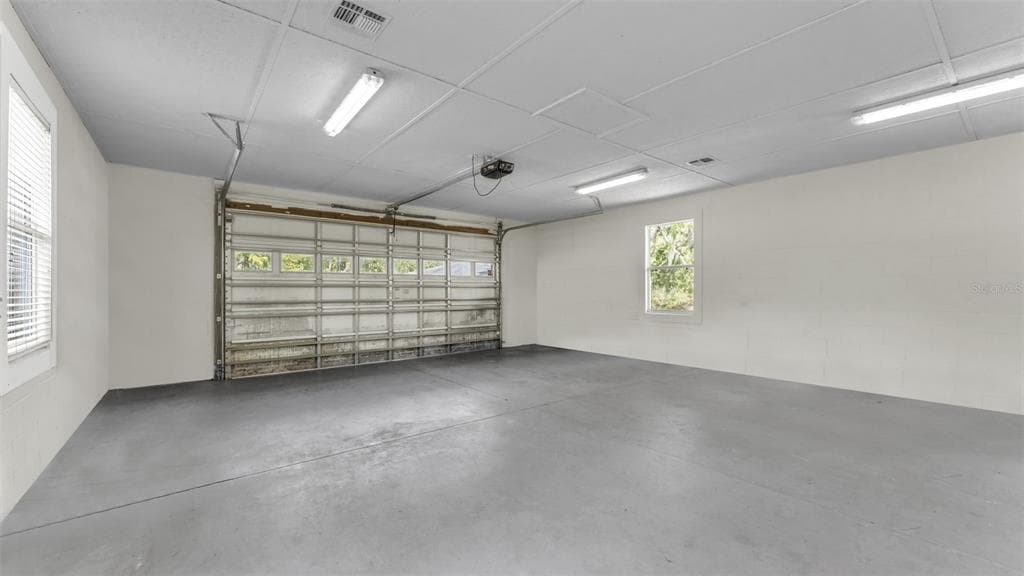 237 KENT COURT photo 25