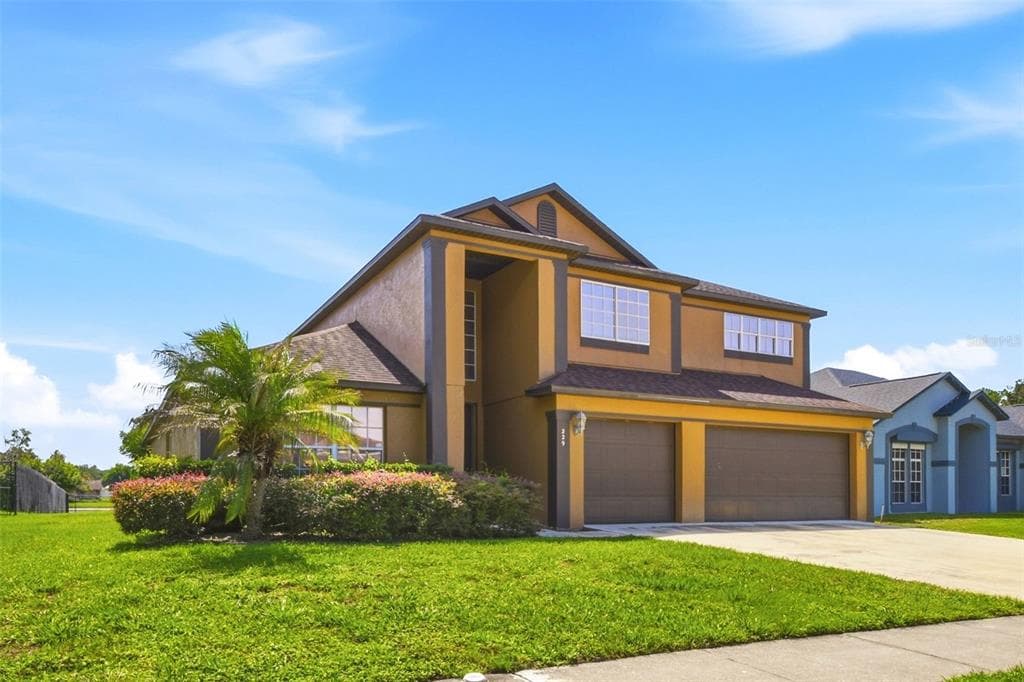 229 WHITESAND COURT photo 2