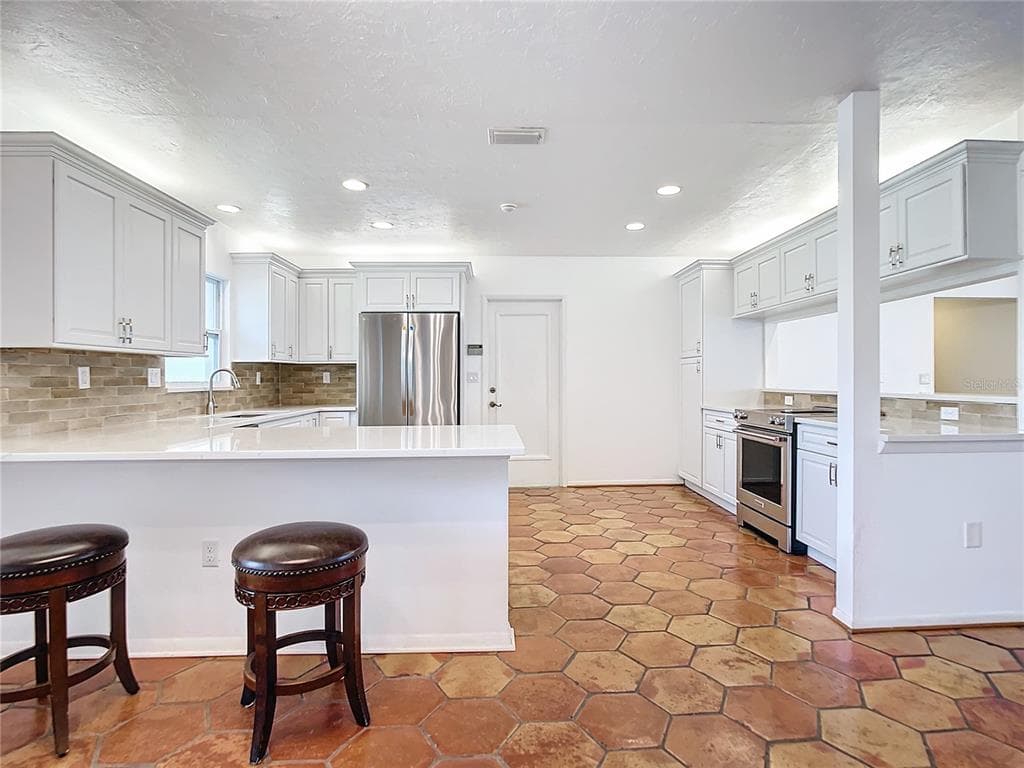 919 KEY WAY photo 13