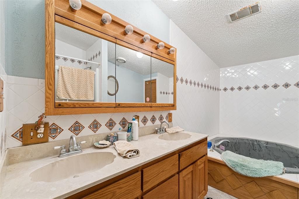 126 BERMUDA COURT photo 21
