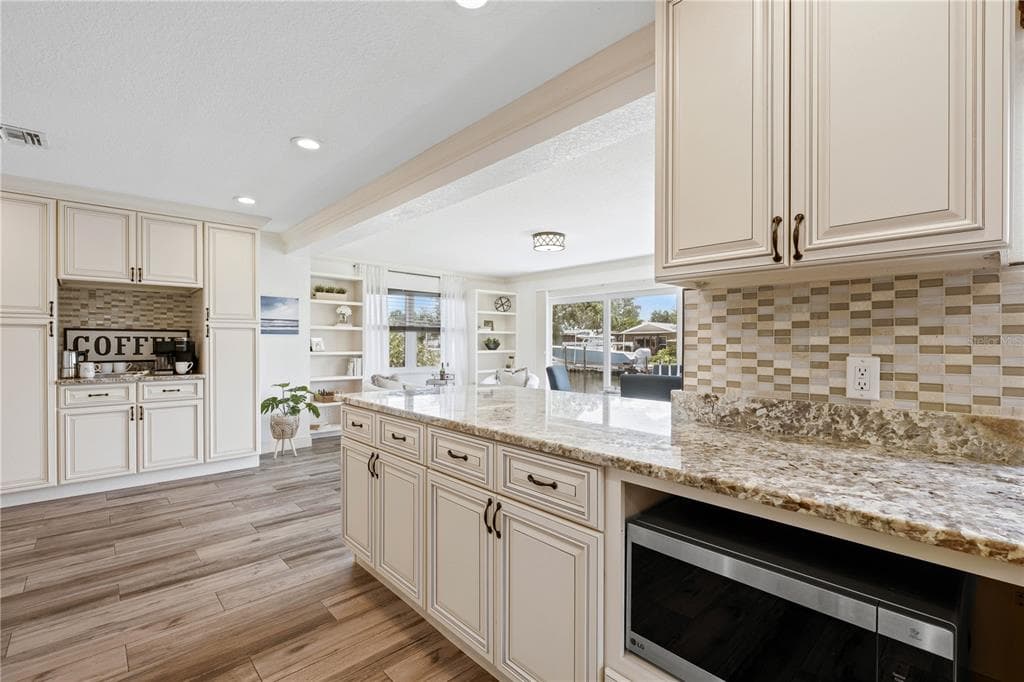 4425 13TH WAY NE photo 13