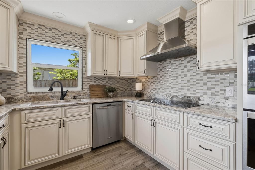 4425 13TH WAY NE photo 12