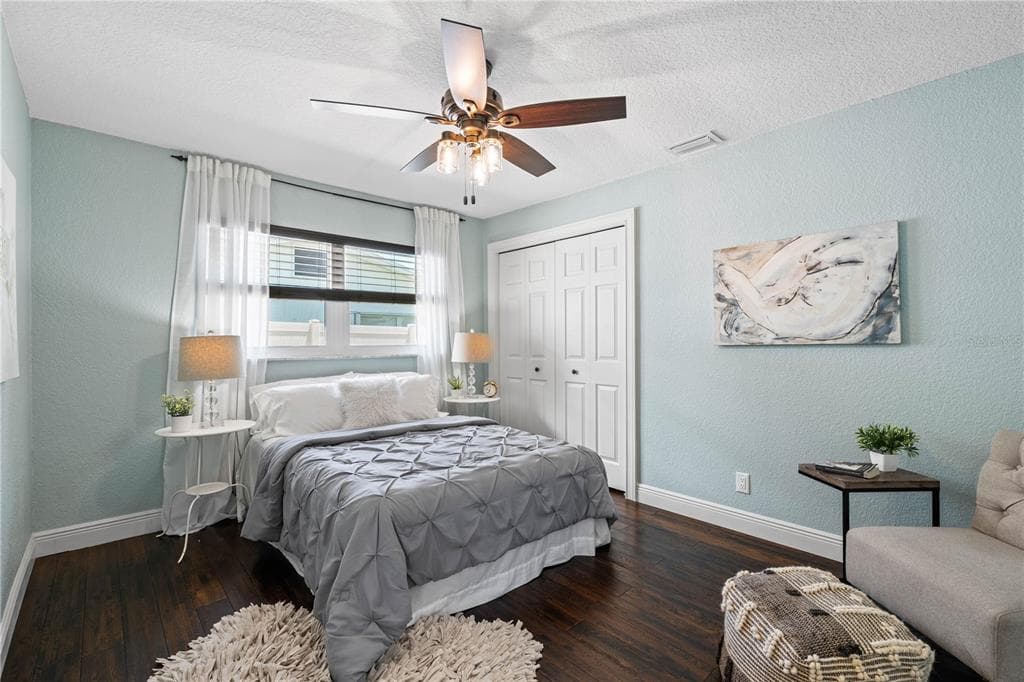 4425 13TH WAY NE photo 20