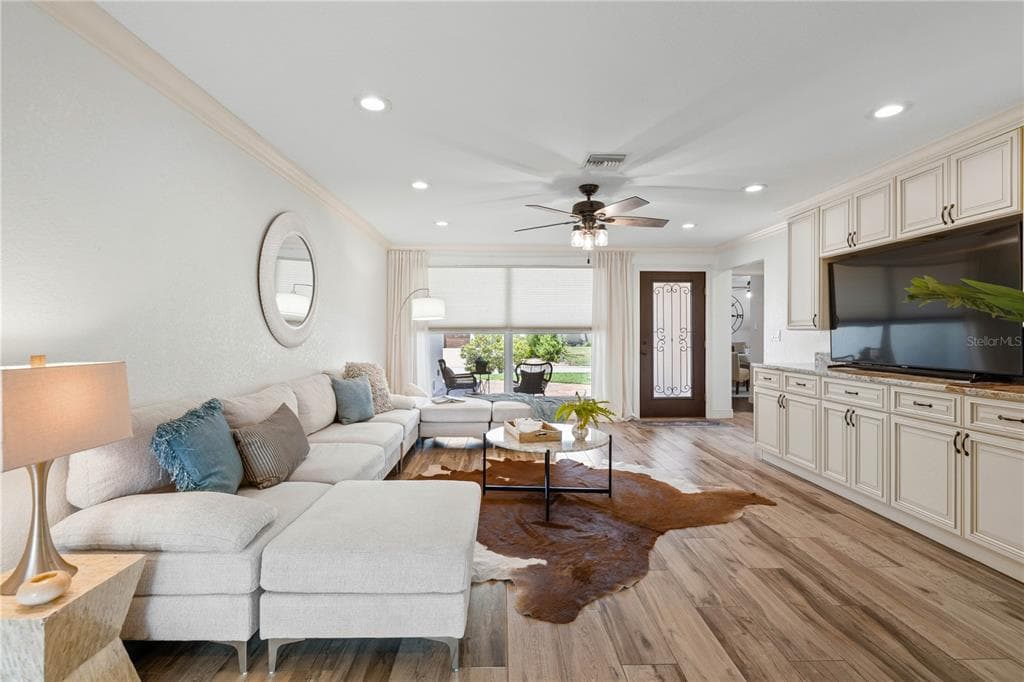 4425 13TH WAY NE photo 9