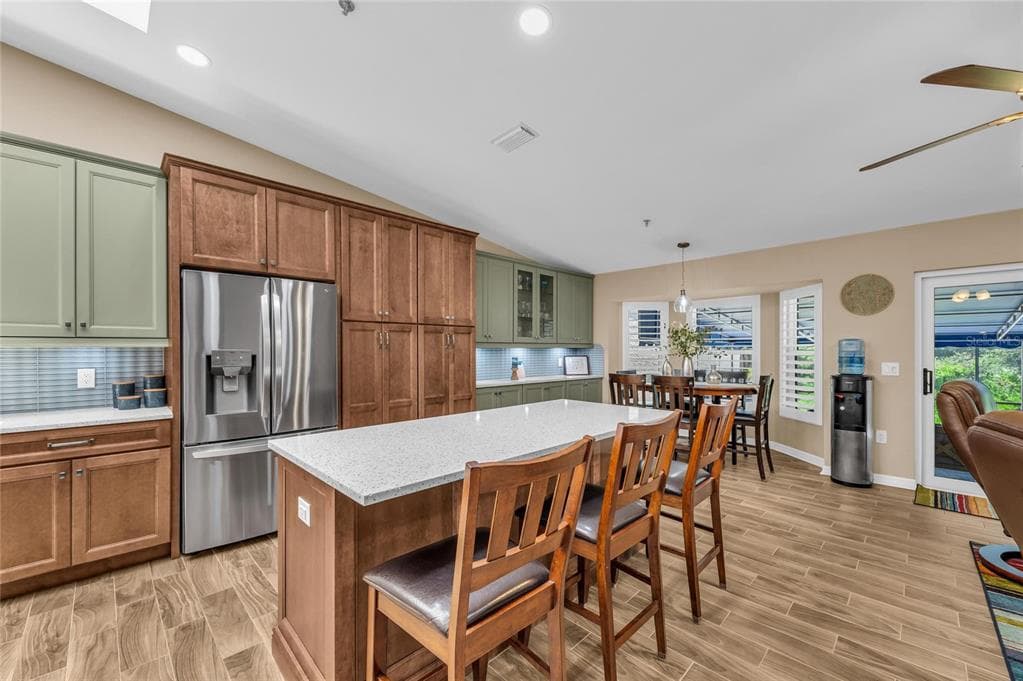 2350 HARBOUR OAKS DRIVE photo 17