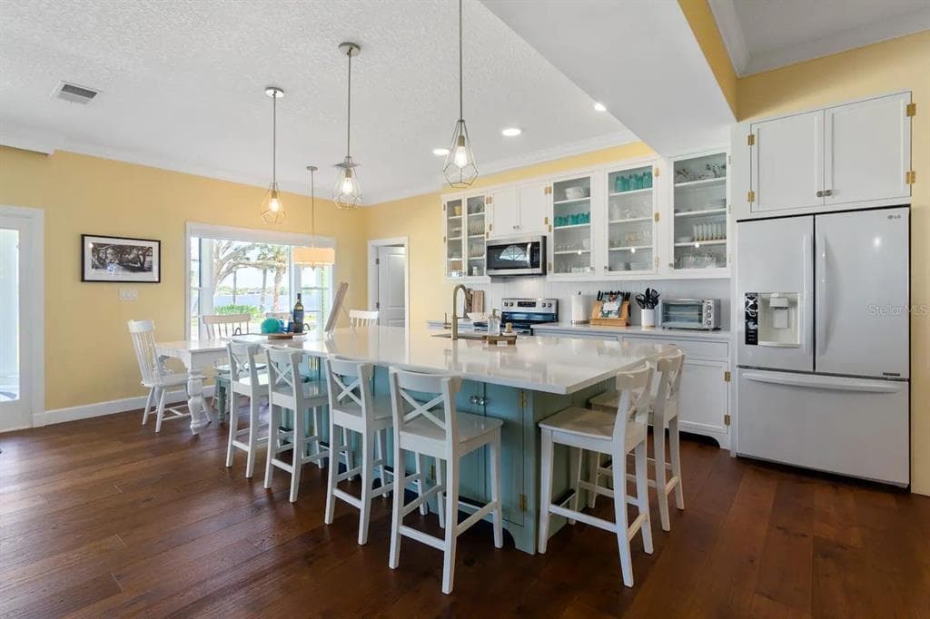 1426 RIVERSIDE DRIVE photo 6
