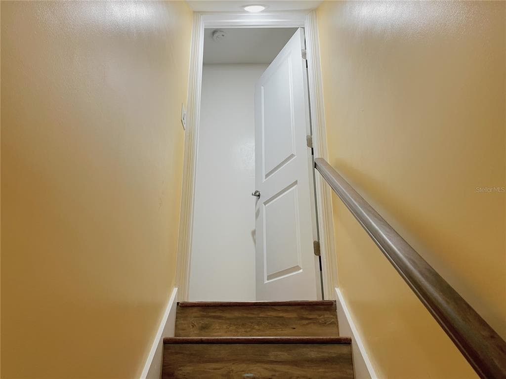 1426 RIVERSIDE DRIVE photo 17