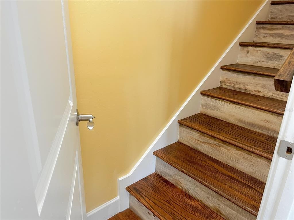 1426 RIVERSIDE DRIVE photo 16