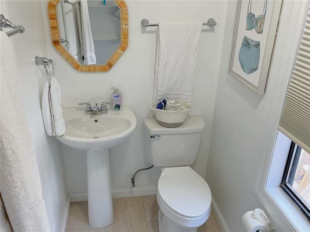 1426 RIVERSIDE DRIVE photo 22