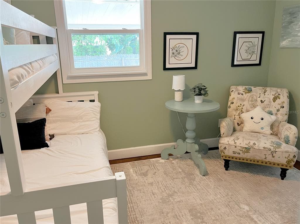 1426 RIVERSIDE DRIVE photo 11