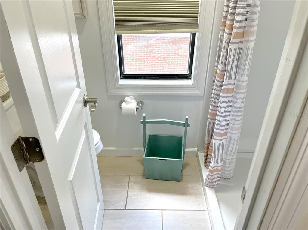 1426 RIVERSIDE DRIVE photo 21