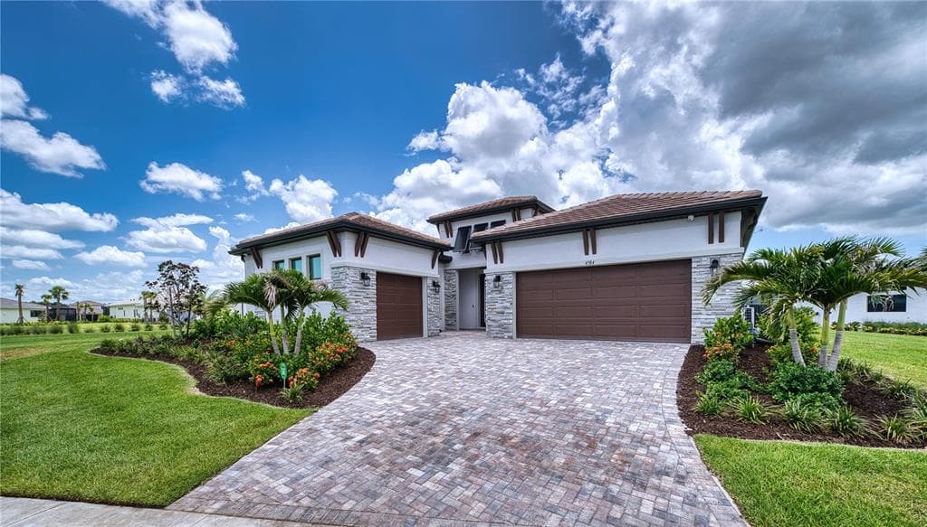4584 CEDRON COURT photo 3