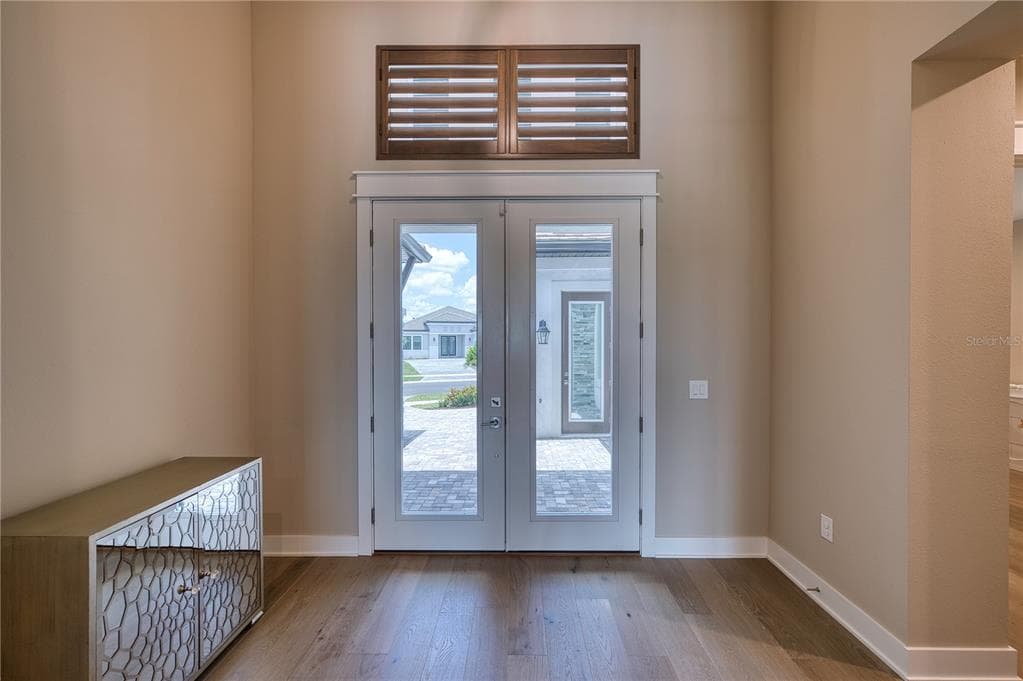 4584 CEDRON COURT photo 5